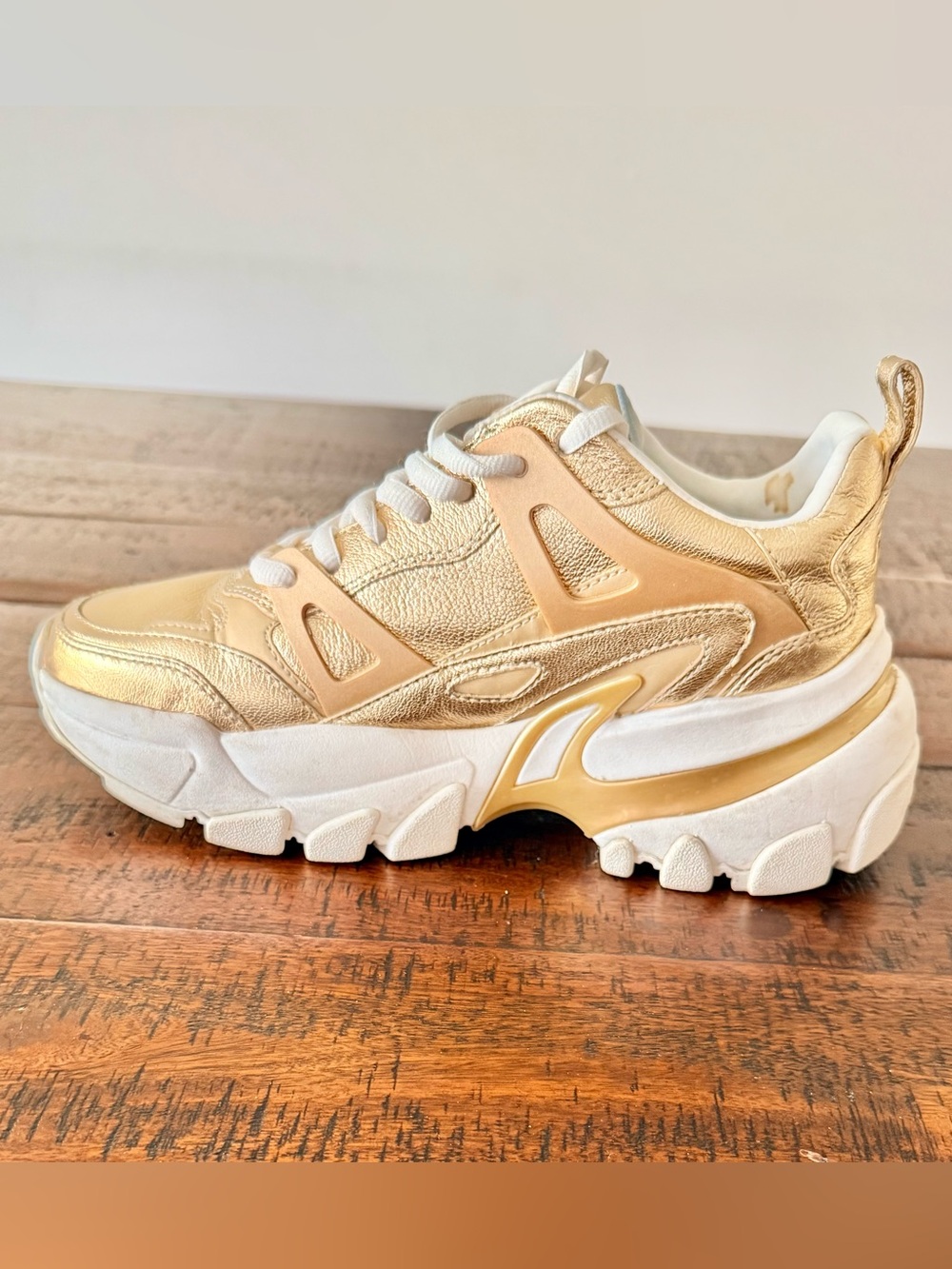 Michael Kors Gold Leather Metallic Lace-Up Platform Sneaker SZ.7